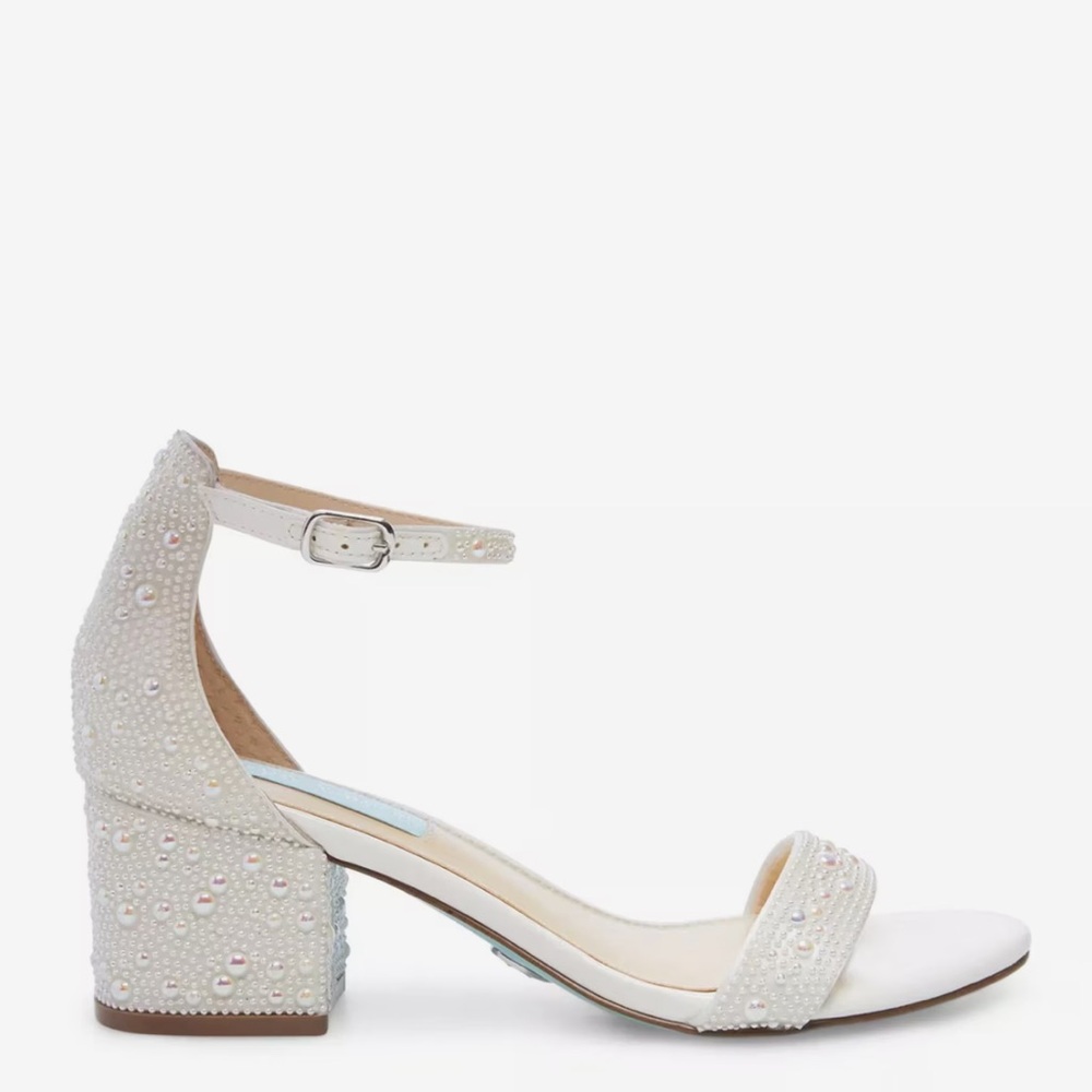 Betsey Johnson Mari Sandal White - Picture 2 of 7